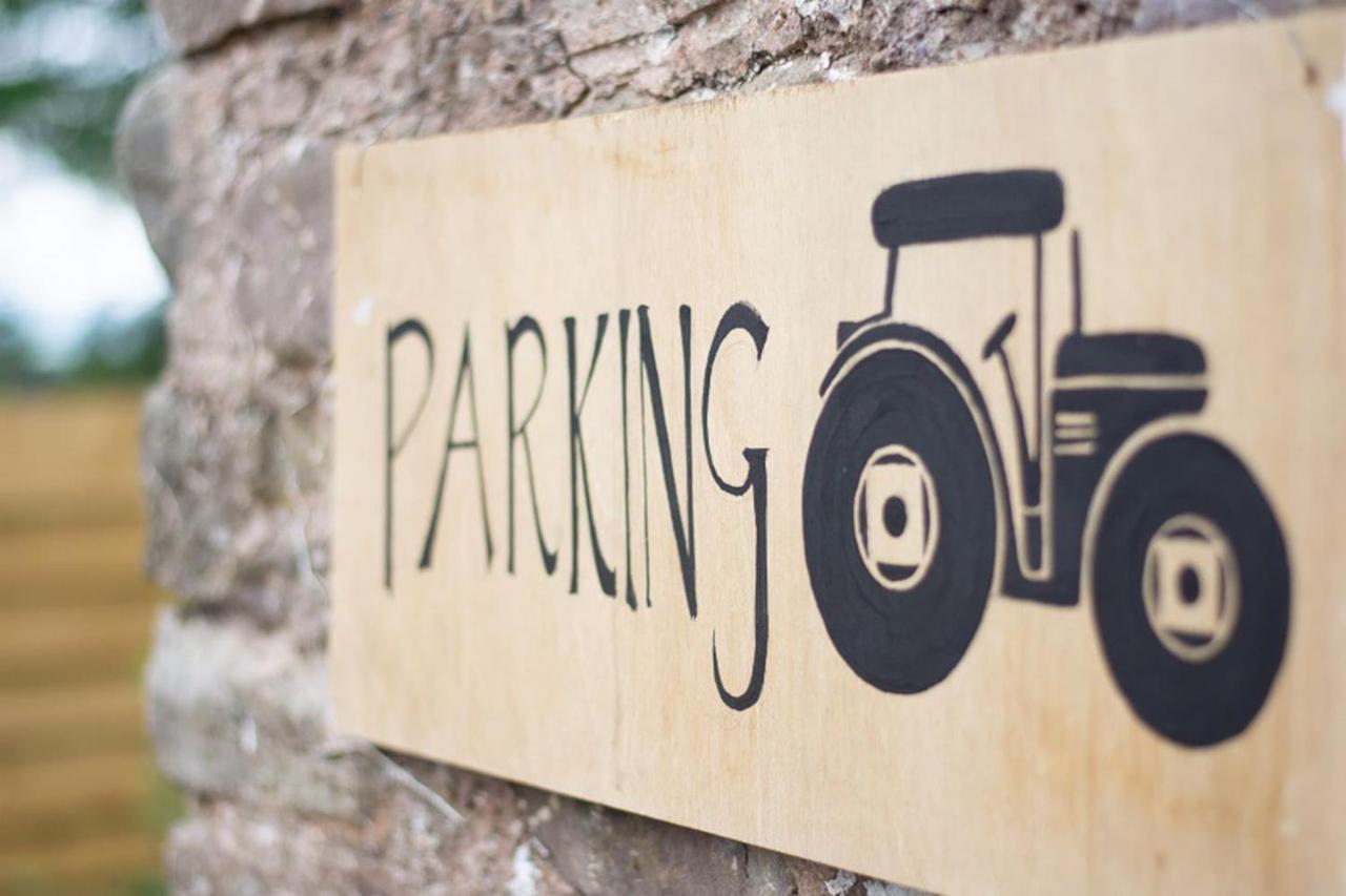 Apartamento The Tractor Shed Usk Exterior foto