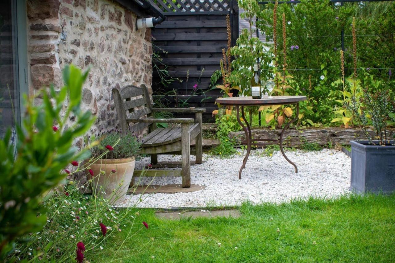 Apartamento The Tractor Shed Usk Exterior foto